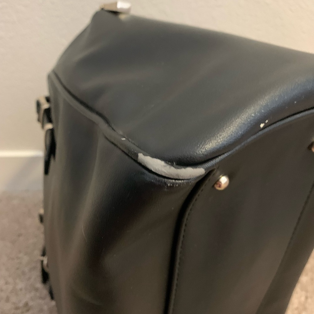 Designer Guess black leather handbag - Picture 4 of 4